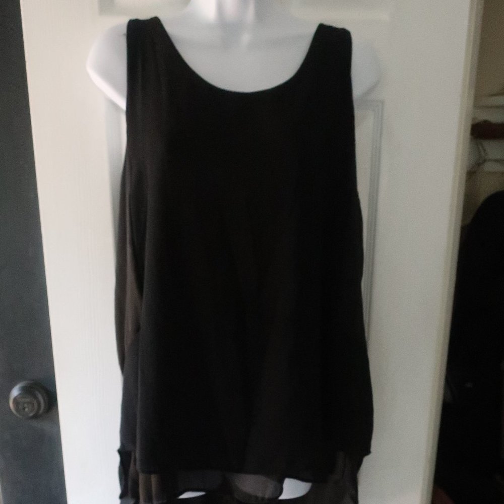 Dantelle Medium Black Sleeveless Hi-Low Blouse Top